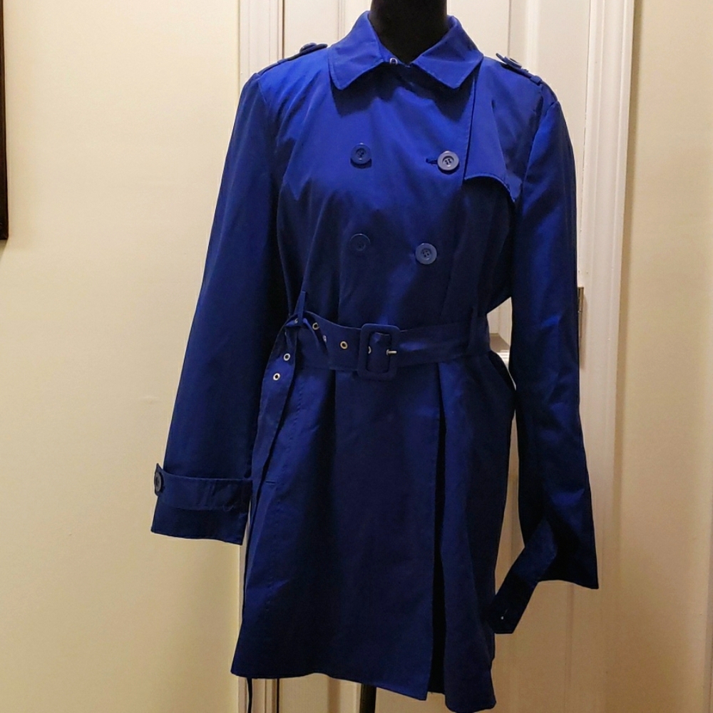 💙⛈XL RainCoat⛈💙